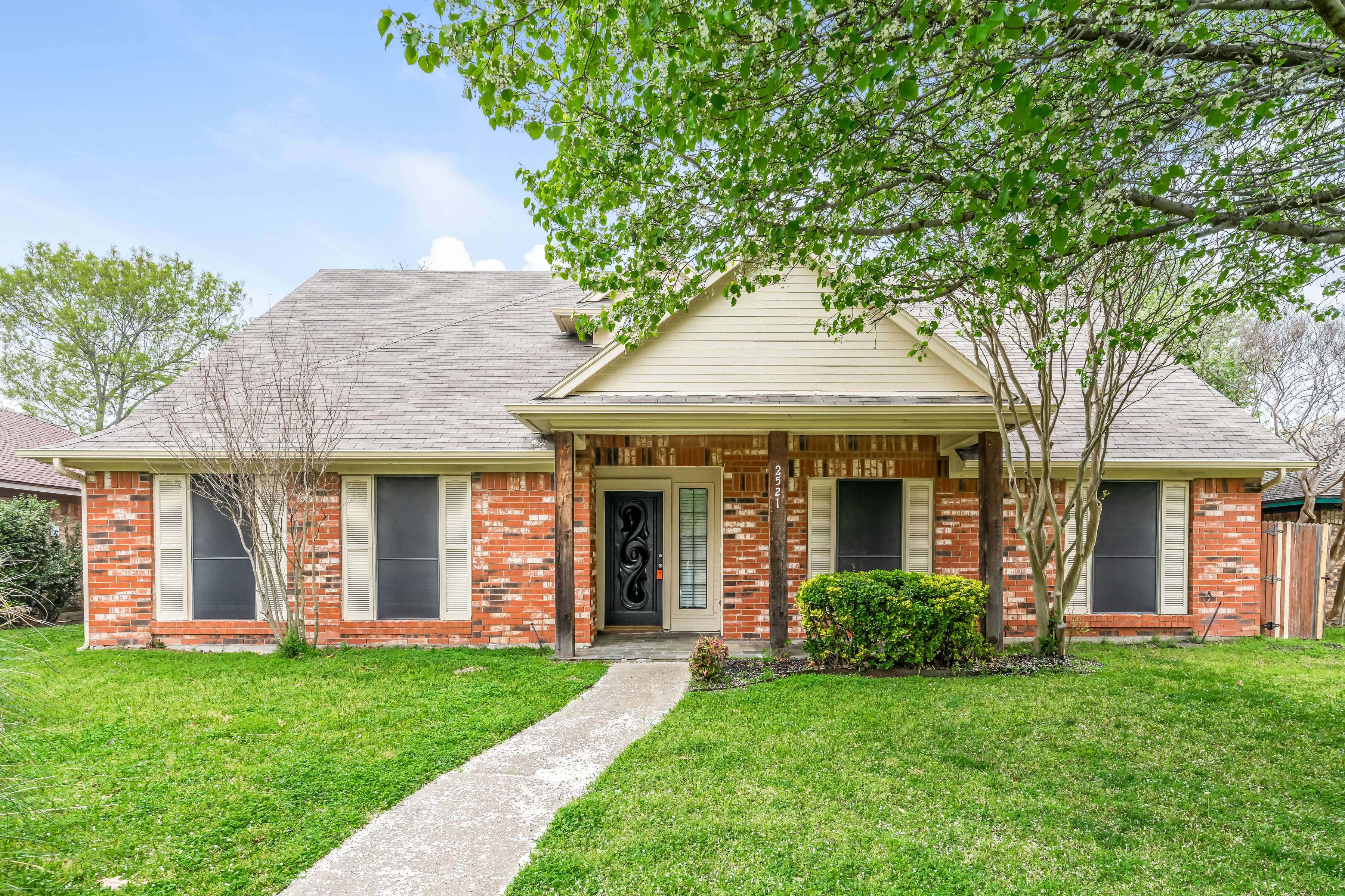 2521 Kimberly Dr Garland, TX 75040